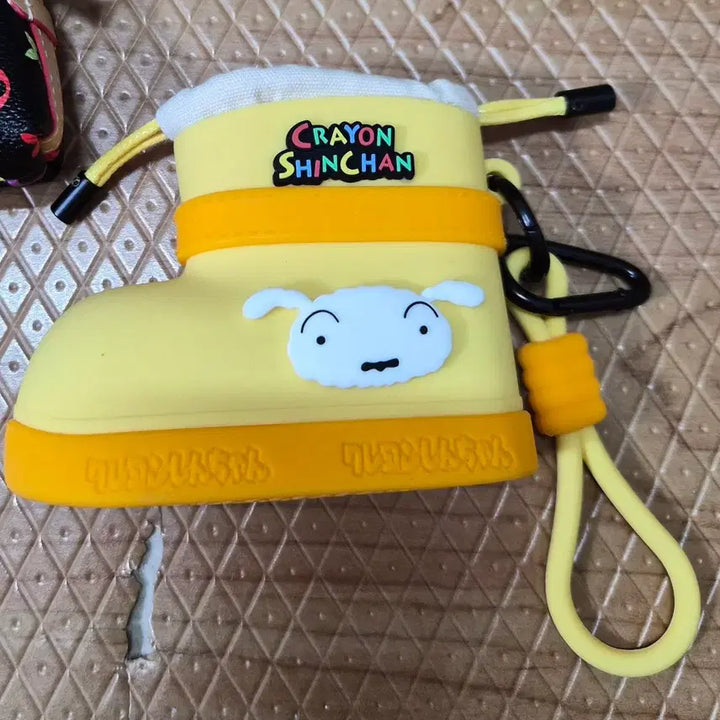 [BUNJANG] Crayon Shin-chan Microphone, Chocobi, Ski, Pouch Keyring Bundle Set / 짱구 마이크 키링.초코비.스키.파우치 키링 미사용 일괄