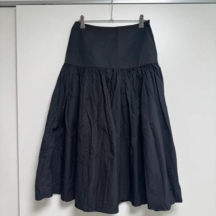 [BUNJANG] AMOMENTO 25SS Shirring Culotte Pants Black / 아모멘토 25SS Shirring Culotte Pants 블랙 1