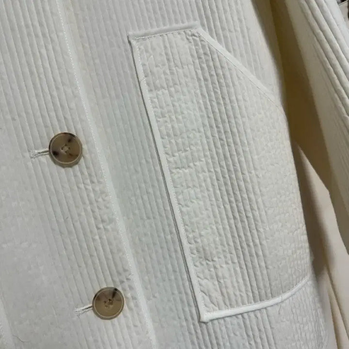 [BUNJANG] Kinder Salmon Quilted Lightweight Jacket / 킨더살몬 퀄팅 논카라 경량 자켓