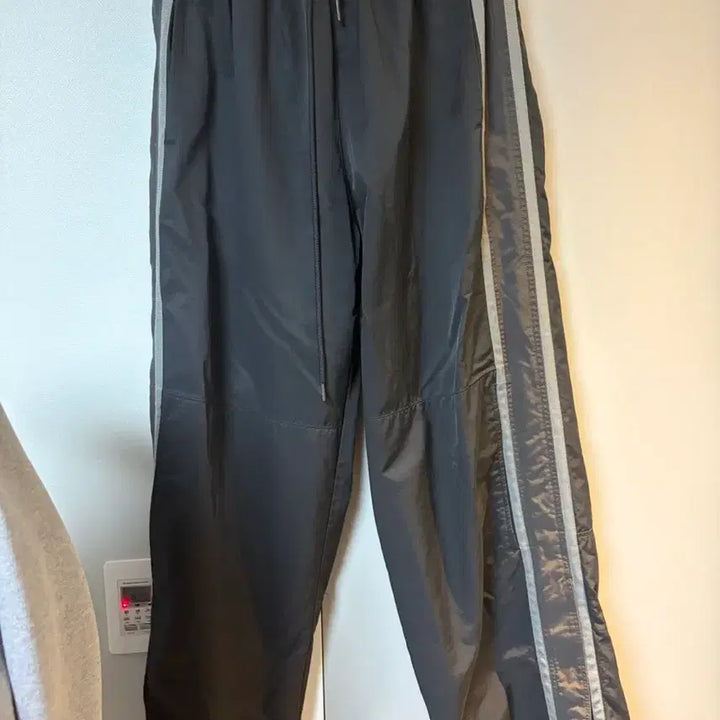 [BUNJANG] Polytheru Nylon Track Pants Black 24FW / [4] 폴리테루 나일론 트랙팬츠 블랙 24FW