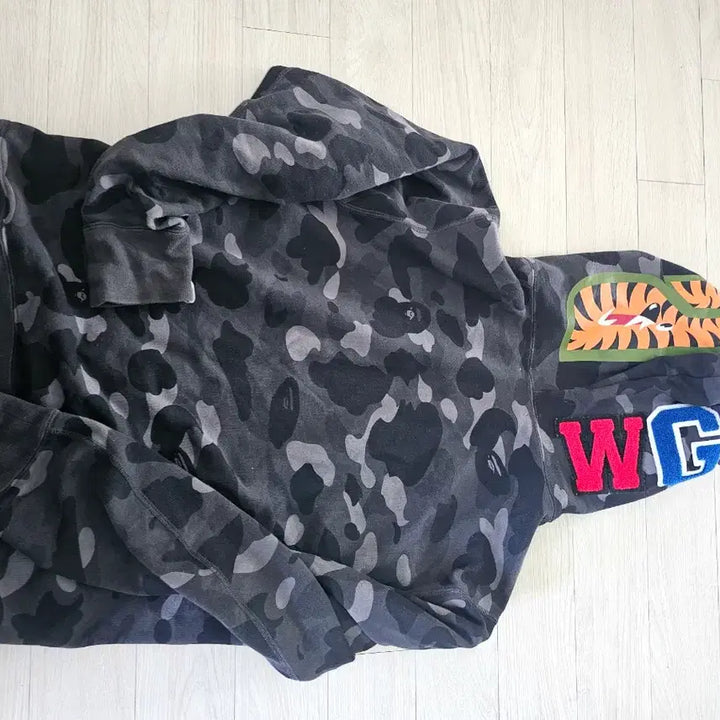 [SOLD OUT] 정가품 애매한거 사지말고 저한테 사세요 정품 Bape 베이프  L  흑계