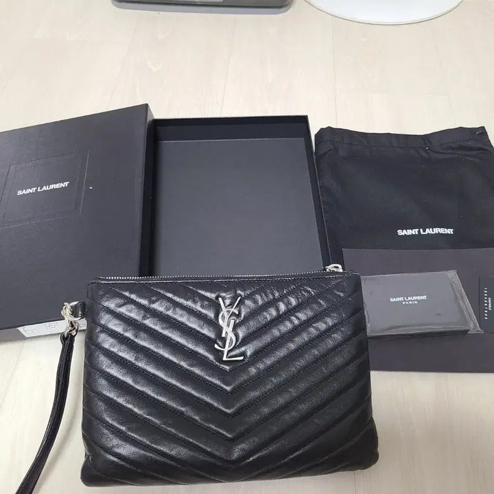[BUNJANG] Saint Laurent Matelassé Black Clutch Bag Full Set / 생로랑 마틀라세 블랙 클러치 백 풀세트