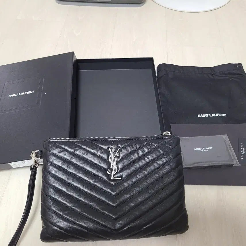 [BUNJANG] Saint Laurent Matelassé Black Clutch Bag Full Set / 생로랑 마틀라세 블랙 클러치 백 풀세트