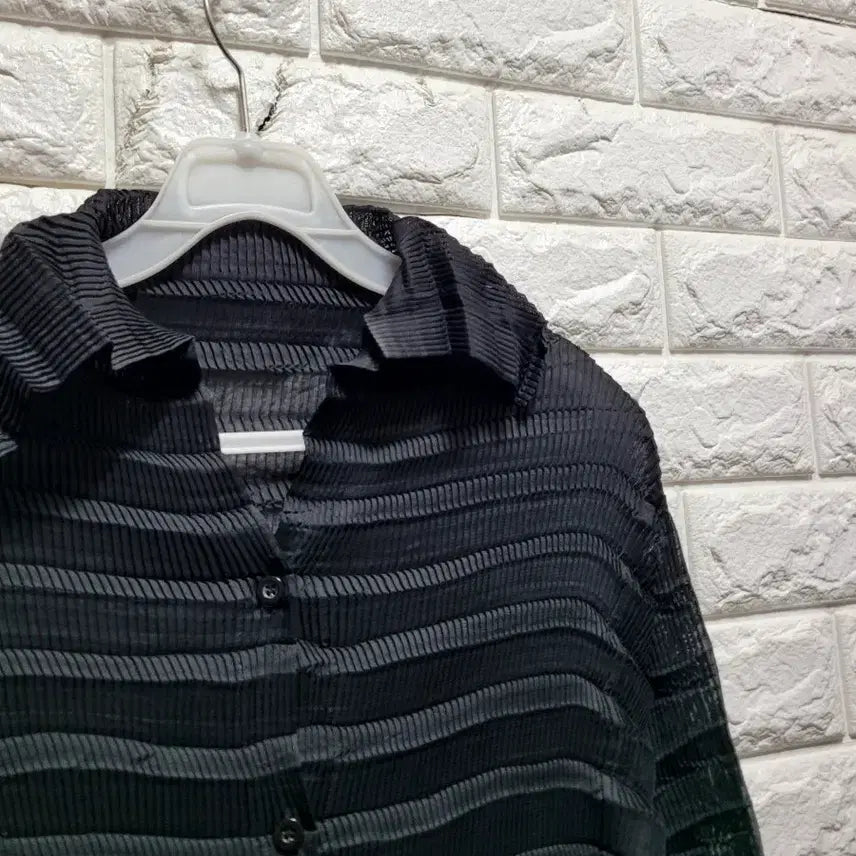 [SOLD OUT] 독특한 플리츠 긴팔 셔츠