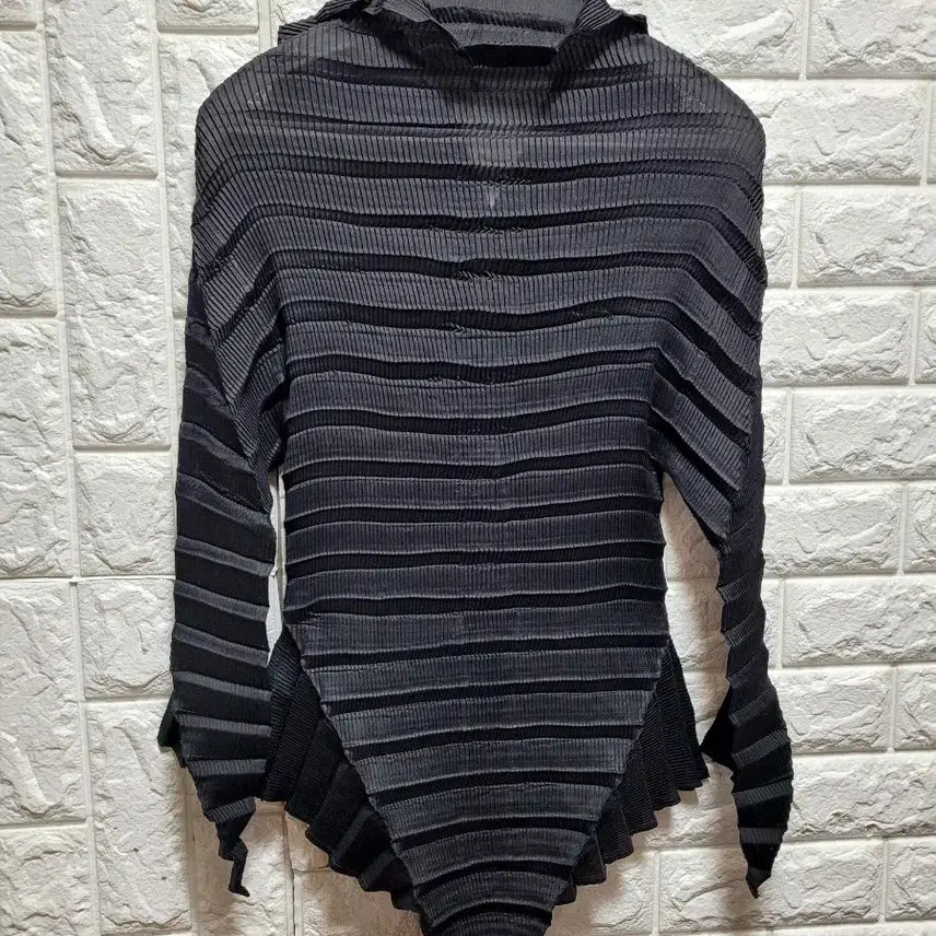 [SOLD OUT] 독특한 플리츠 긴팔 셔츠