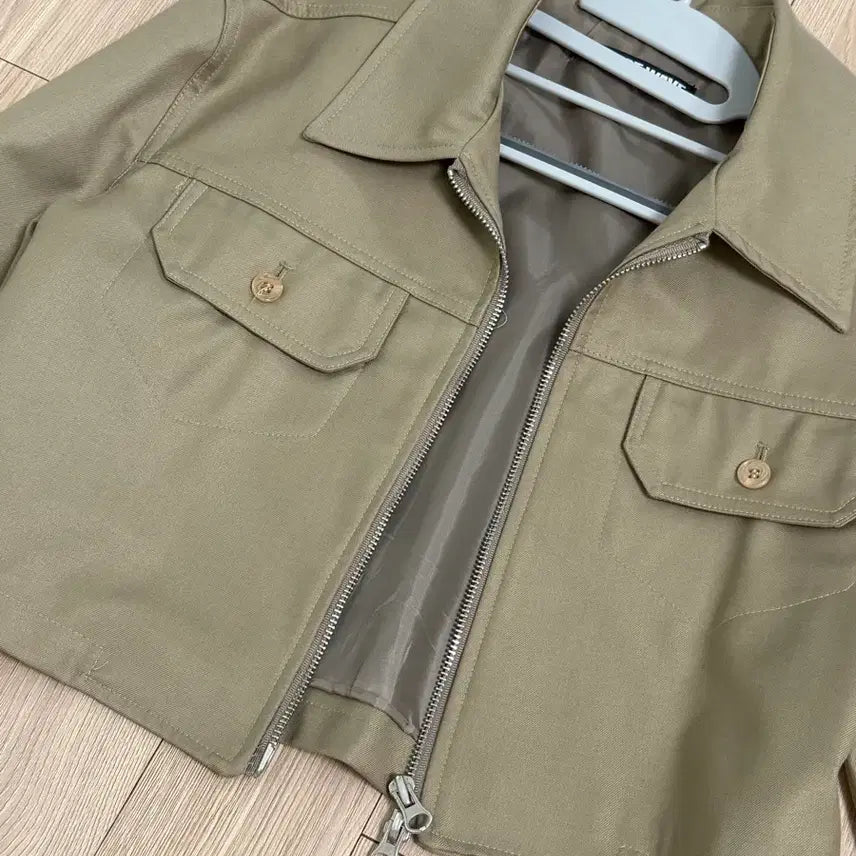 [BUNJANG] Heizzii Crop Jacket / 헤이지지 크롭자켓