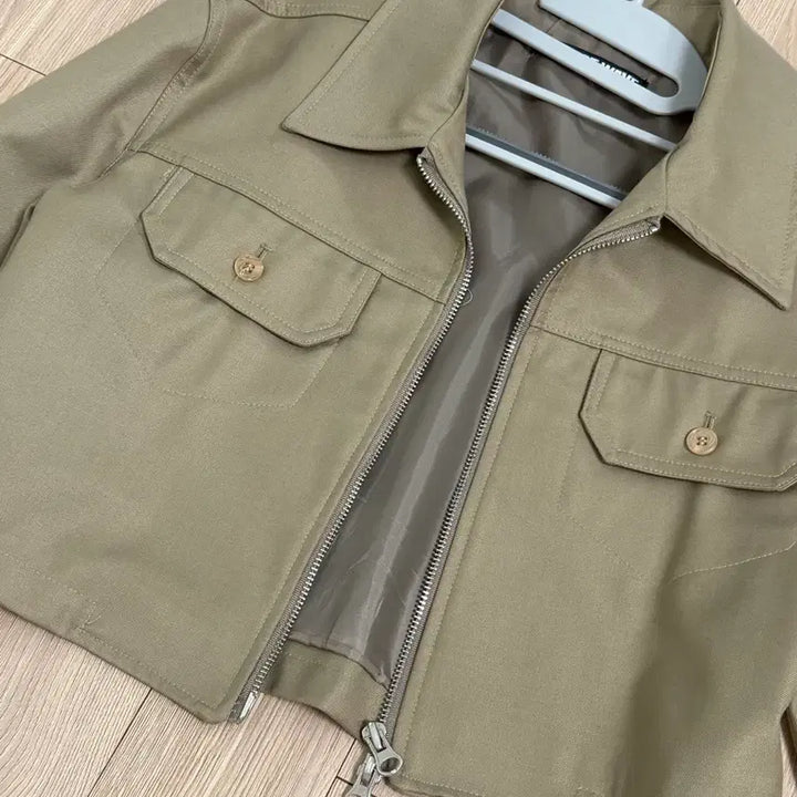 [BUNJANG] Heizzii Crop Jacket / 헤이지지 크롭자켓
