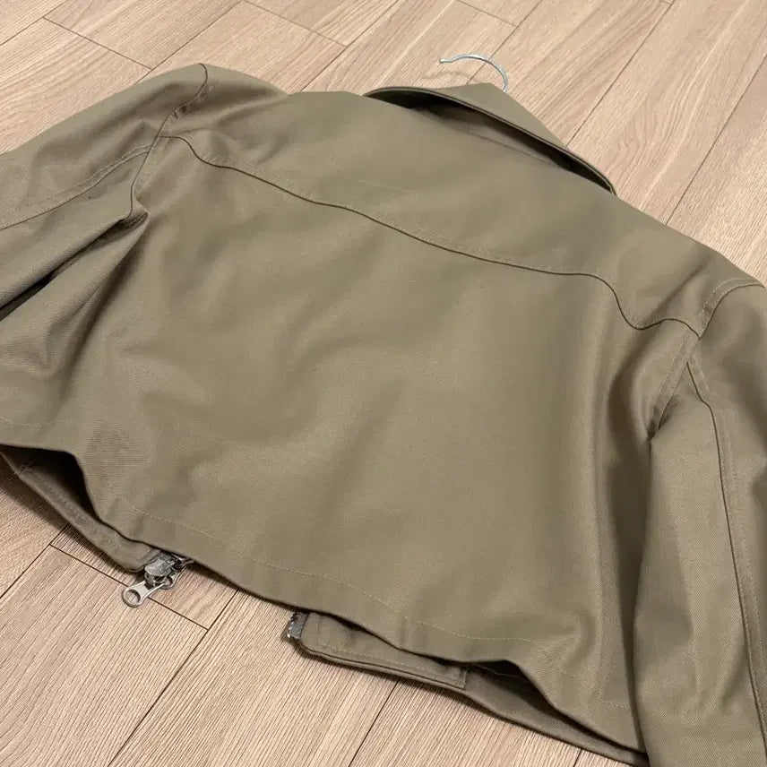 [BUNJANG] Heizzii Crop Jacket / 헤이지지 크롭자켓