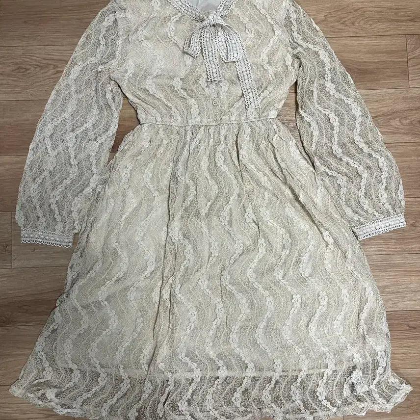 [BUNJANG] Beige Lace Dress / 베이지 레이스 원피스
