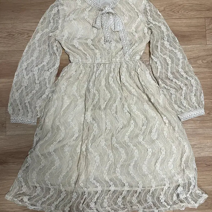 [BUNJANG] Beige Lace Dress / 베이지 레이스 원피스