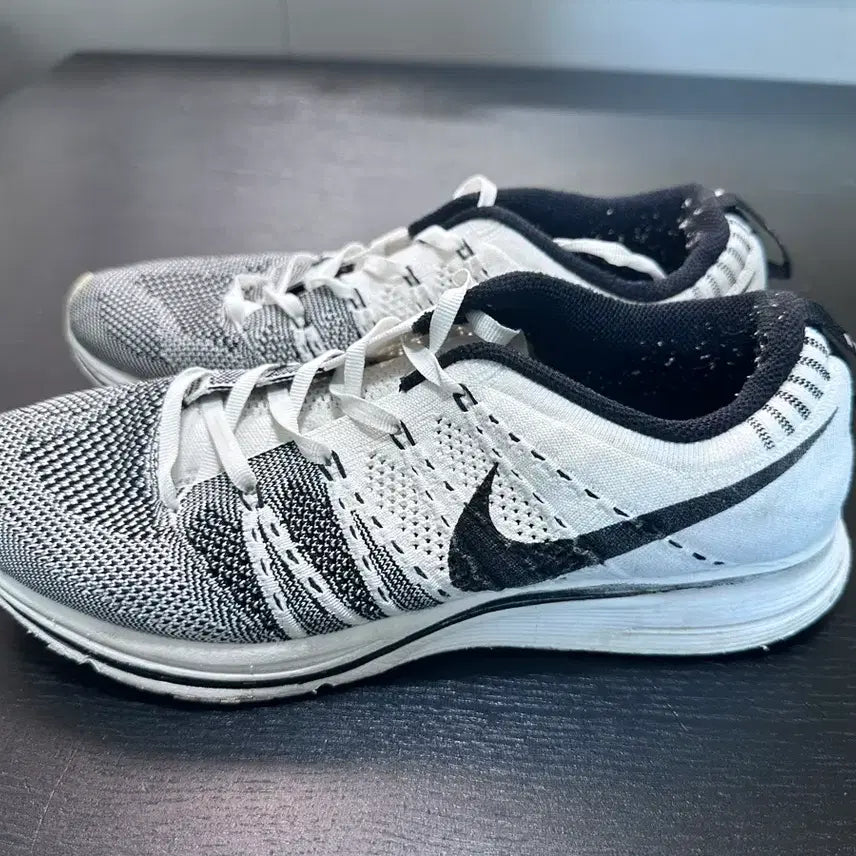 [BUNJANG] Nike Flyknit Trainer Oreo White/Black Sneakers / 나이키 플라이니트 트레이너 오레오 흰검 260 (2017)
