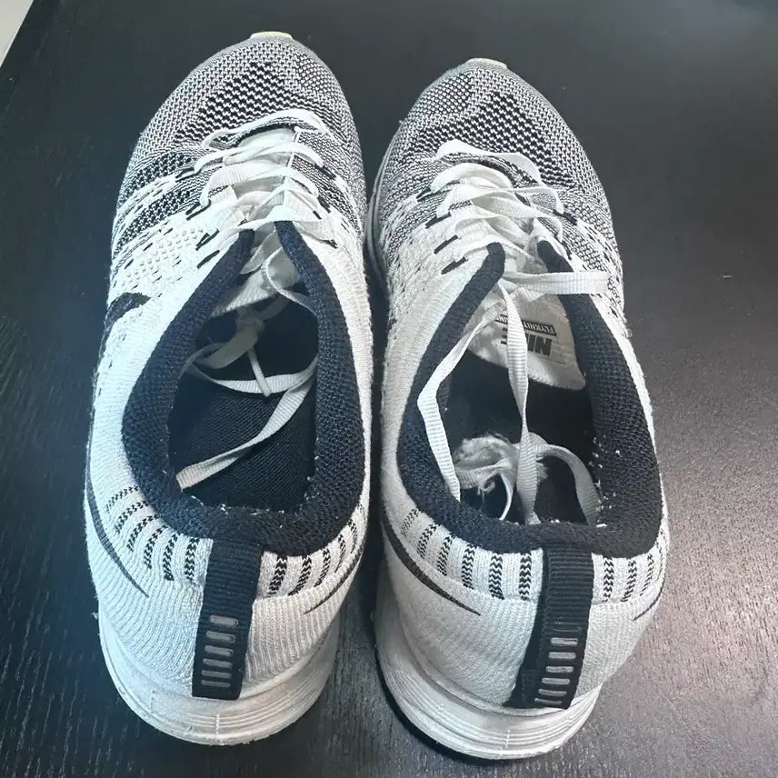 [BUNJANG] Nike Flyknit Trainer Oreo White/Black Sneakers / 나이키 플라이니트 트레이너 오레오 흰검 260 (2017)