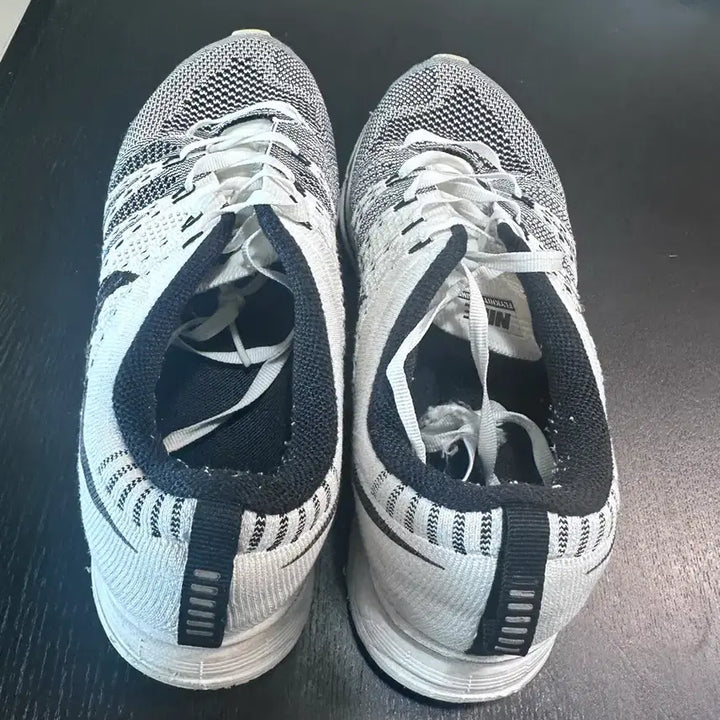 [BUNJANG] Nike Flyknit Trainer Oreo White/Black Sneakers / 나이키 플라이니트 트레이너 오레오 흰검 260 (2017)