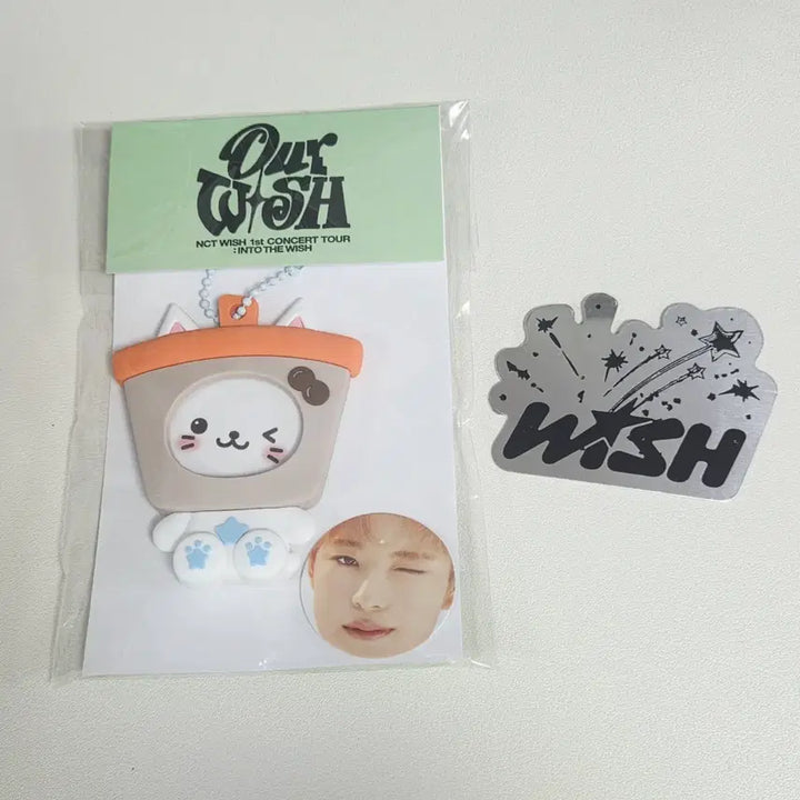 [SOLD OUT] 엔시티 위시 핀 버튼 홀더 유우시 키링