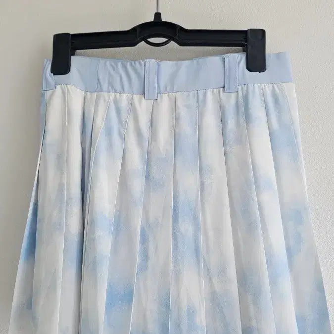 [BUNJANG] Sky Blue Cloud Print Pleated Skirt / (새옷) 하늘색 구름 프린팅 플리츠 스커트 s
