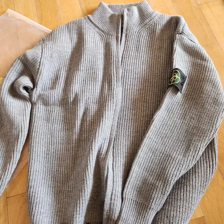 [SOLD OUT] 스톤아일랜드 니트집업(택o새상품)