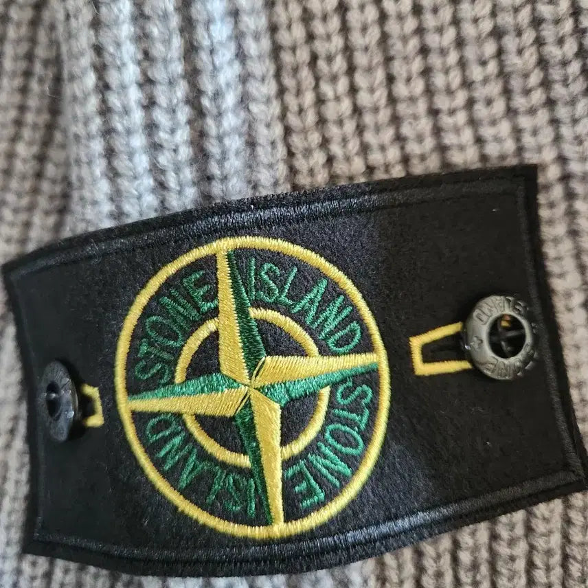 [SOLD OUT] 스톤아일랜드 니트집업(택o새상품)