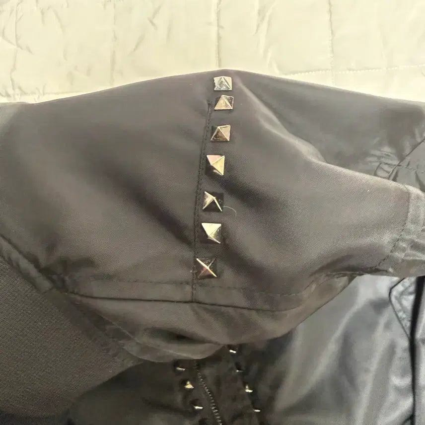 [BUNJANG] Valentino Black Studded Bomber Jacket / 발렌티노 블랙 스터드 봄버 자켓 항공점퍼