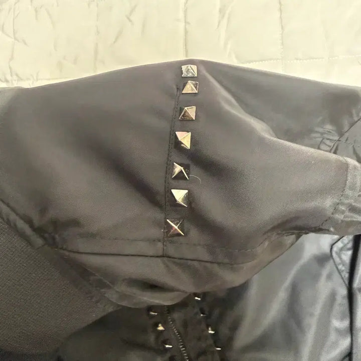 [BUNJANG] Valentino Black Studded Bomber Jacket / 발렌티노 블랙 스터드 봄버 자켓 항공점퍼