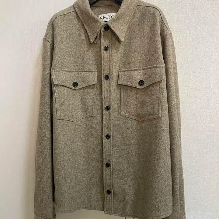 [SOLD OUT] 새제품) 렉토 포켓 오피스 셔츠 자켓 라이트카키 카키베이지 M