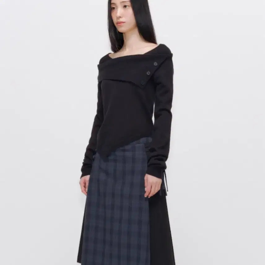 [BUNJANG] Misekei Seoul Oblique Line Button Knit Black / 미세키서울 오블리크 라인 버튼 니트 블랙