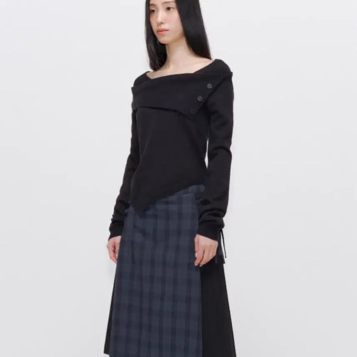 [BUNJANG] Misekei Seoul Oblique Line Button Knit Black / 미세키서울 오블리크 라인 버튼 니트 블랙