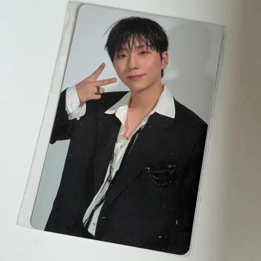 [BUNJANG] Xdinary Heroes Gunil Fanmeeting Online Photocard / 엑디즈 건일 팬미팅 온라인 4만 포카