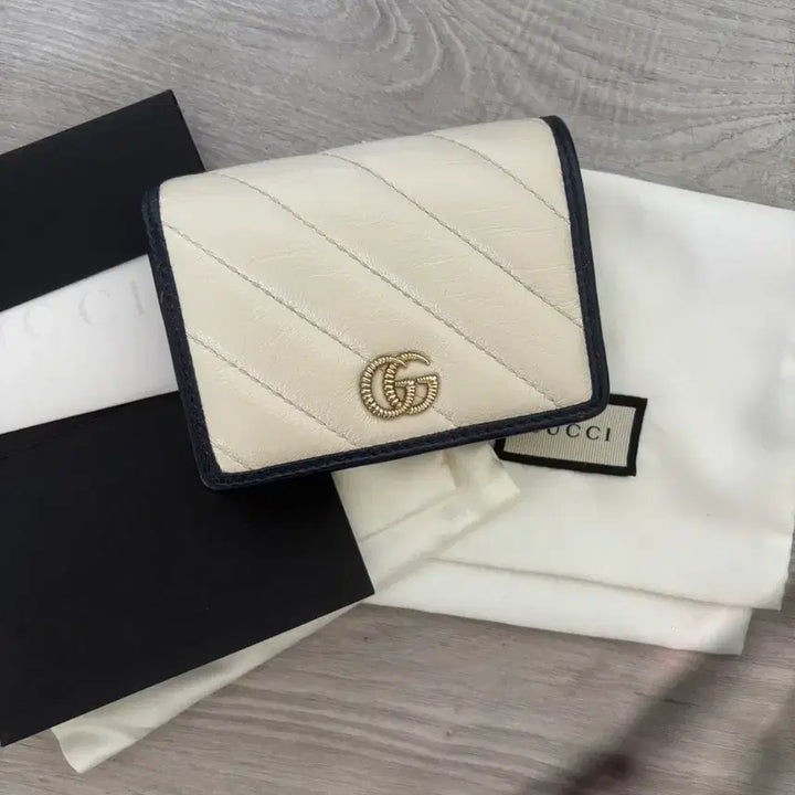 [BUNJANG] Gucci Marmont Bi-fold Wallet Ivory / 구찌 마몬트 반지갑 아이보리