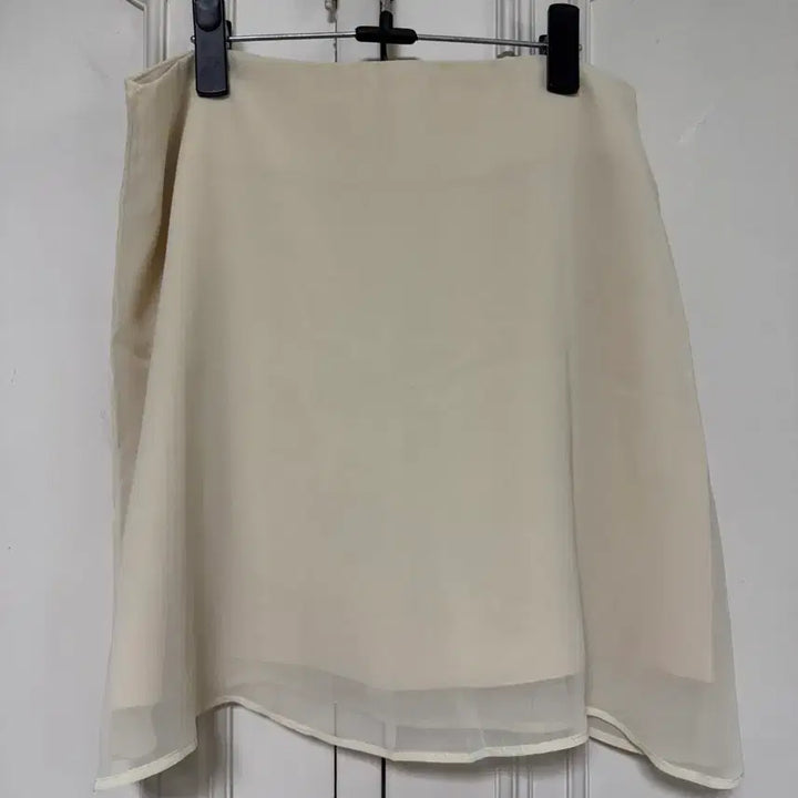 [SOLD OUT] (새상품) 지그재그 리썸데이 세틴 실크 쉬폰 미니스커트