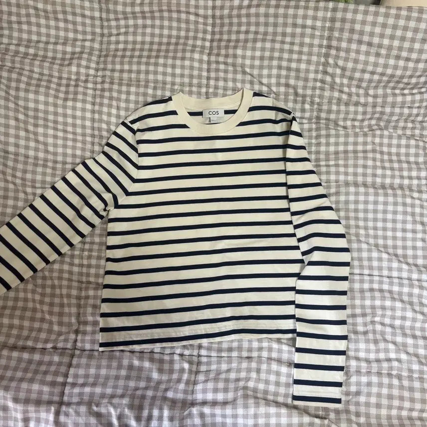 [BUNJANG] COS Clean Cut Regular Long Sleeve T-Shirt (M) / COS 클린 컷 레귤러 롱 슬리브 티셔츠 M