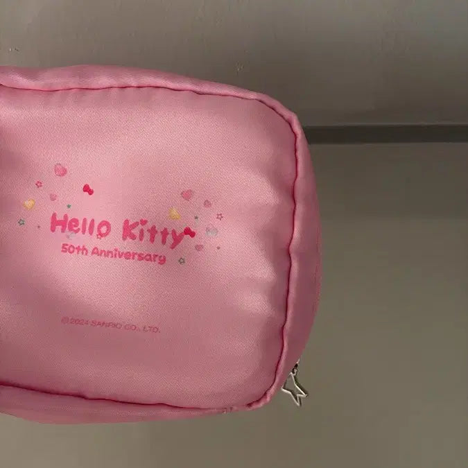 [BUNJANG] Sanrio Hello Kitty 50th Anniversary Pouch / 산리오 헬로키티 50주년 파우치