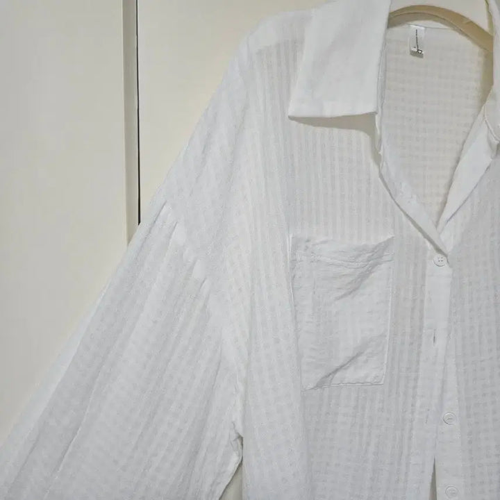 [BUNJANG] White Grid See-Through Shirt Loose Fit / [1번 착용] 화이트 격자 시스루 살안타 셔츠 루즈핏