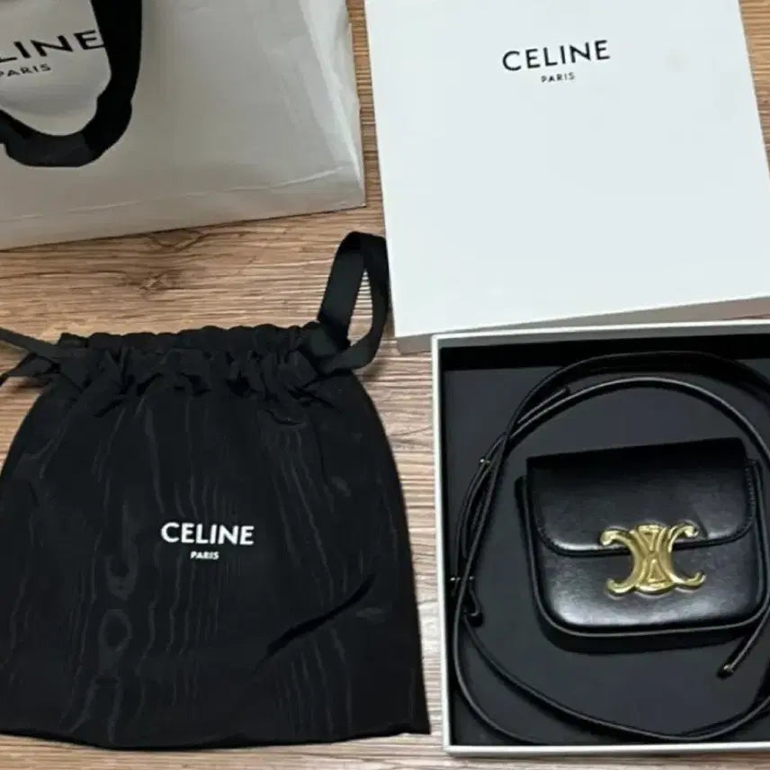 [SOLD OUT] 셀린느 트리옹프 미니백