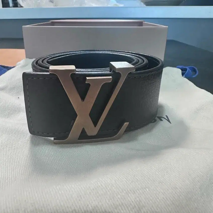[SOLD OUT] 루이비통 LV 유타벨트 85사이즈