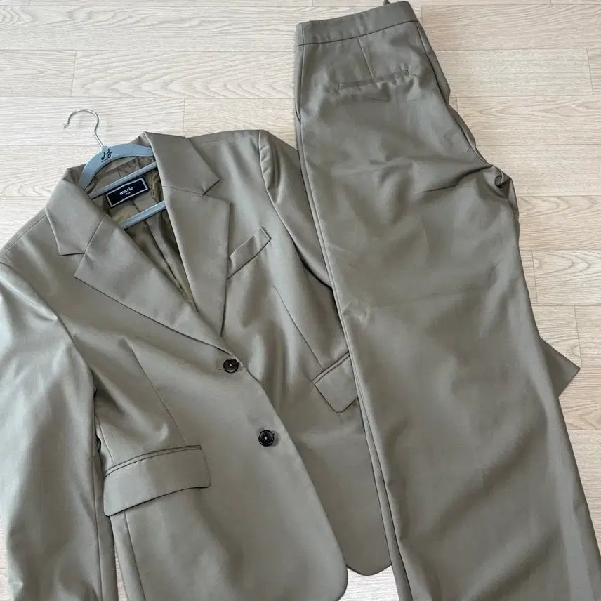 [BUNJANG] Marie Market Setup Jacket &amp; Pants Set / 마리마켓 셋업 새상품