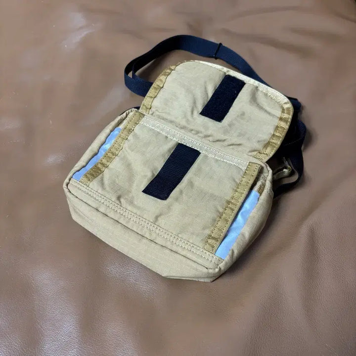 [BUNJANG] Porter Small Crossbody Bag Cream Yellow / PORTER 포터 스몰백 크로스백 샤코슈 가방 크림 옐로우