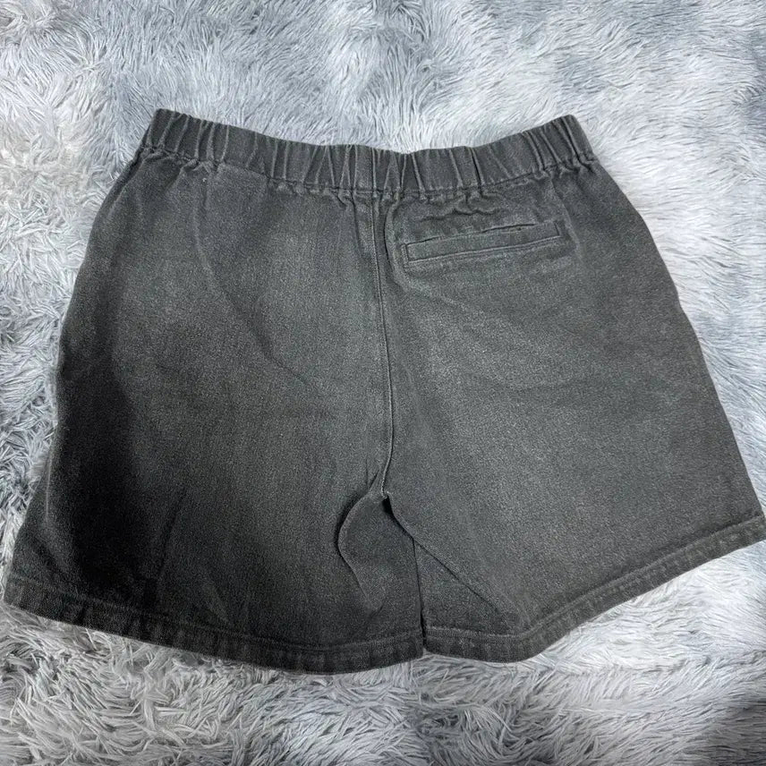 [BUNJANG] COS Pigment Black Denim Shorts M Size / cos 코스 피그먼트 흑청 반바지 M사이즈