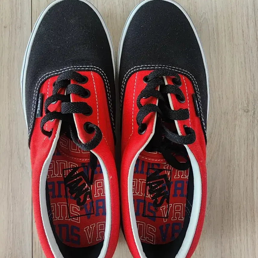 [BUNJANG] Vans Era Black/Red Sneakers / [판매] 반스 에라(ERA) 블랙/레드 235mm