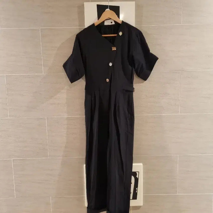 [BUNJANG] Jumpsuit with Gold Button Detail / 멋쟁이 금박단추포인트~점프수트