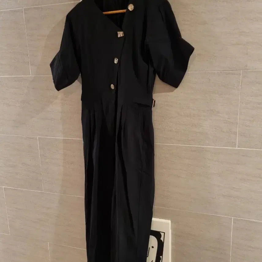 [BUNJANG] Jumpsuit with Gold Button Detail / 멋쟁이 금박단추포인트~점프수트