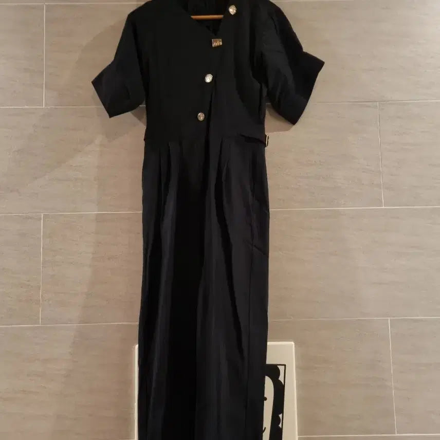 [BUNJANG] Jumpsuit with Gold Button Detail / 멋쟁이 금박단추포인트~점프수트