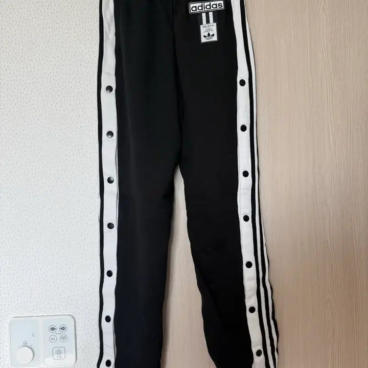 [SOLD OUT] 아디다스 아디브레이크 팬츠 블랙