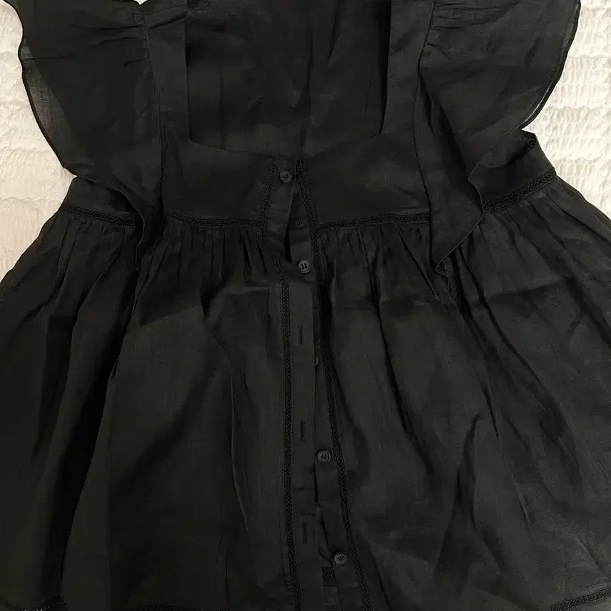 [BUNJANG] Frontrow Square Neck Shirred Blouse / 프론트로우 스퀘어넥 셔링 블라우스 블랙