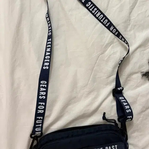 [SOLD OUT] 휴먼 메이드 (Human Made) 밀리터리 파우치 