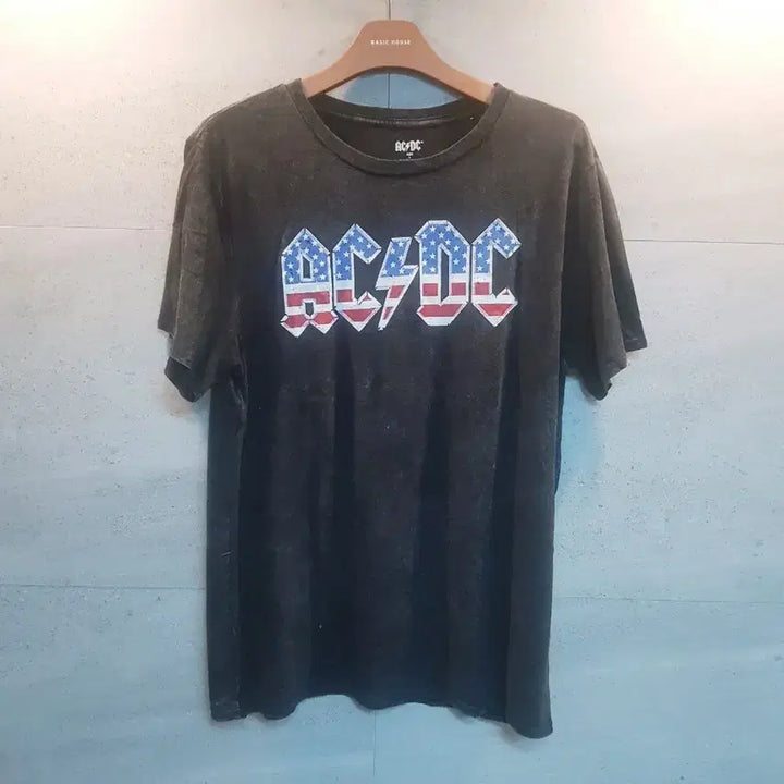 [BUNJANG] AC/DC Band T-shirt / AC/DC 굿즈 정품. 밴드 티셔츠. 미착.