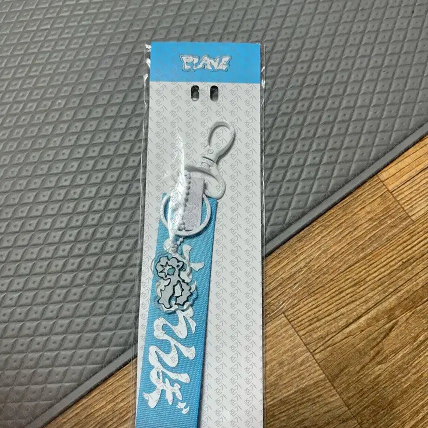[SOLD OUT] 플레이브 카쿠렌보 스트랩 키링