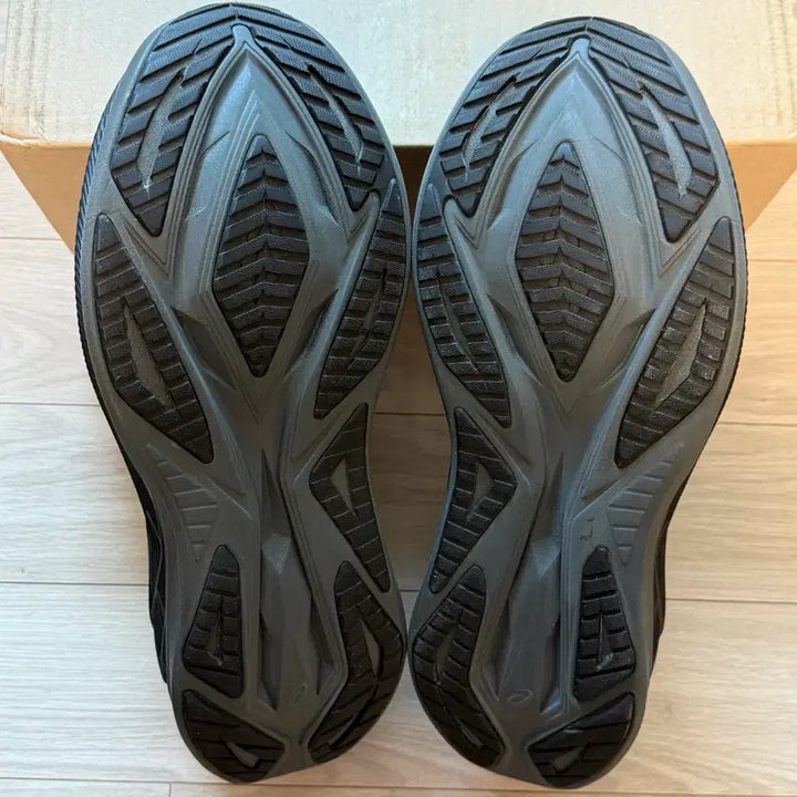 [SOLD OUT] (285) 아식스 슈퍼블라스트 2 블랙 화이트