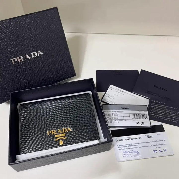 [BUNJANG] Prada Saffiano Metal Logo Bi-fold Wallet Black / 프라다 사피아노 메탈 로고 반지갑 블랙