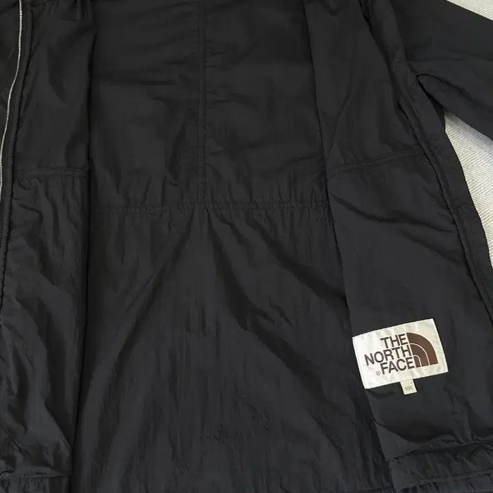 [BUNJANG] The North Face Lightweight Hooded Windbreaker Jacket (Men&