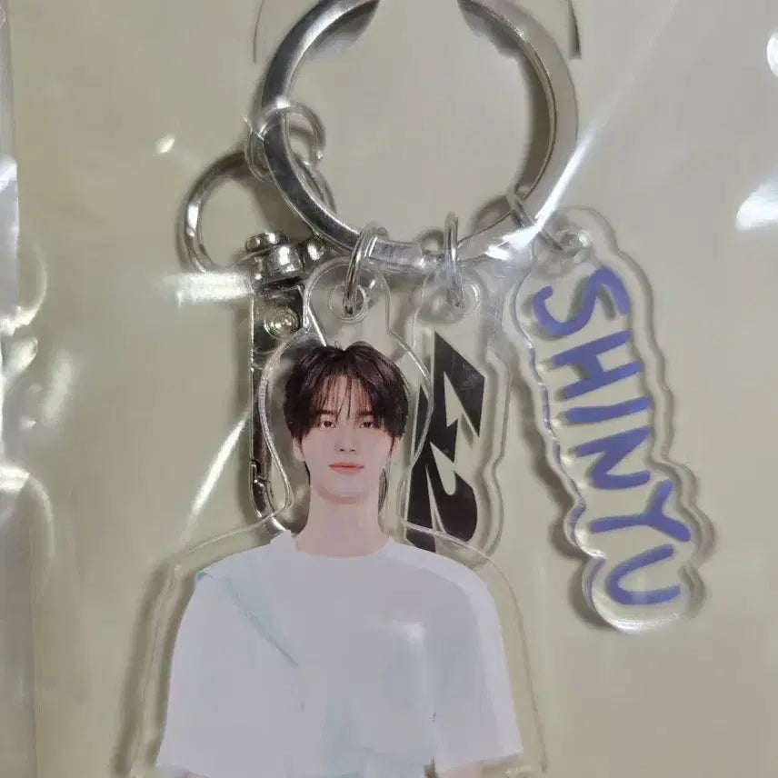 [BUNJANG] 42:CLUB Shin Yu Acrylic Keyring / [2026 42:CLUB IN JAPAN] 아크릴 키링 신유